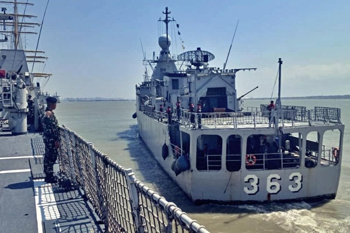 Kapal Perang Dan Pesawat Udara dikerahkan untuk evakuasi SAR KM Mutiara Sentosa 2