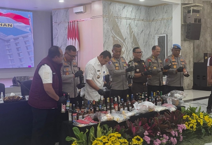 Polda Jateng Gelar Press Release dan Pemusnahan Barang Bukti Narkoba serta Miras Hasil Ops Pekat Candi